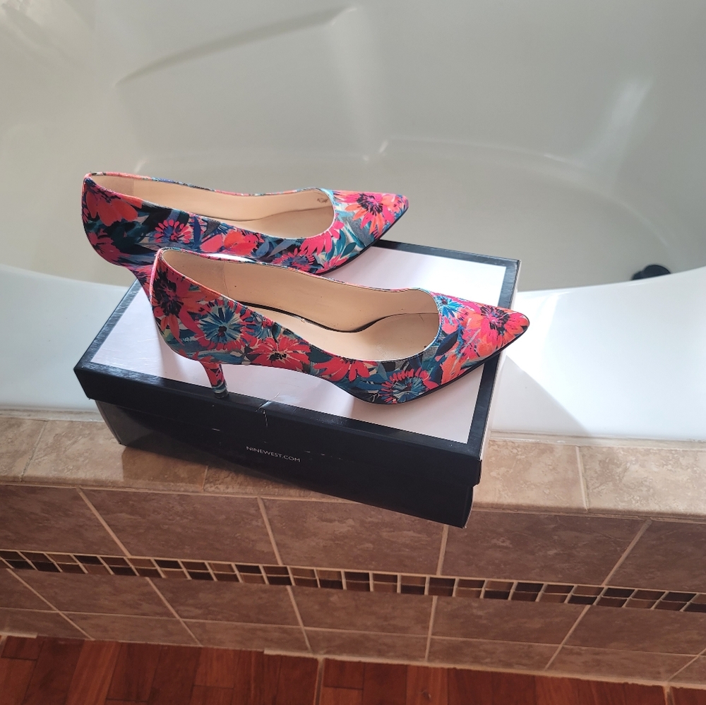 7 M Nine West Pumps